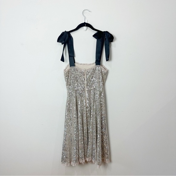 Gal Meets Glam Diana Sequin Dress Silver Black Ribbon Shoulder Tie - Picture 4 of 9